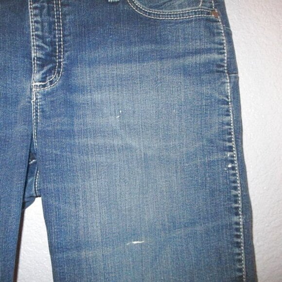 Wrangler Q-Baby Booty Up Jean Shorts Size 12 Bermuda Cut Offs Stretch Denim Stud - Picture 4 of 10